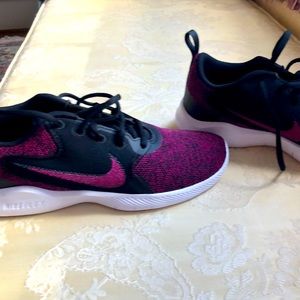 Womens Nike shoes size 8 new
